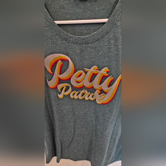 Petty Patrol Women's Large Short Sleeve Tshirt Green - Picture 2 of 3